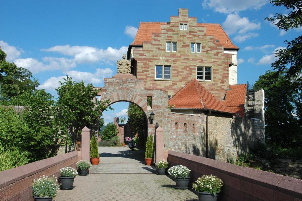 Schloss Neuburg Hotel Mosbach  Eksteriør billede
