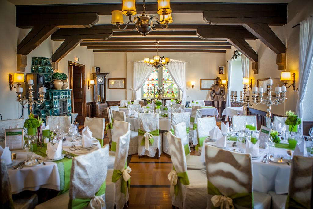 Schloss Neuburg Hotel Mosbach  Eksteriør billede