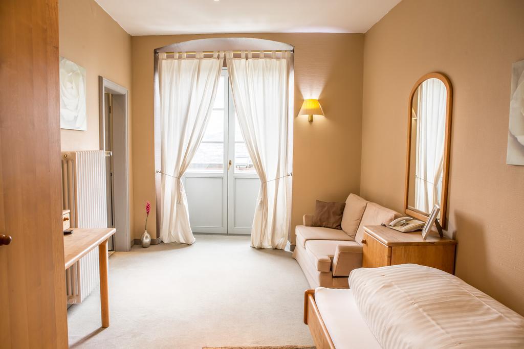 Schloss Neuburg Hotel Mosbach  Eksteriør billede